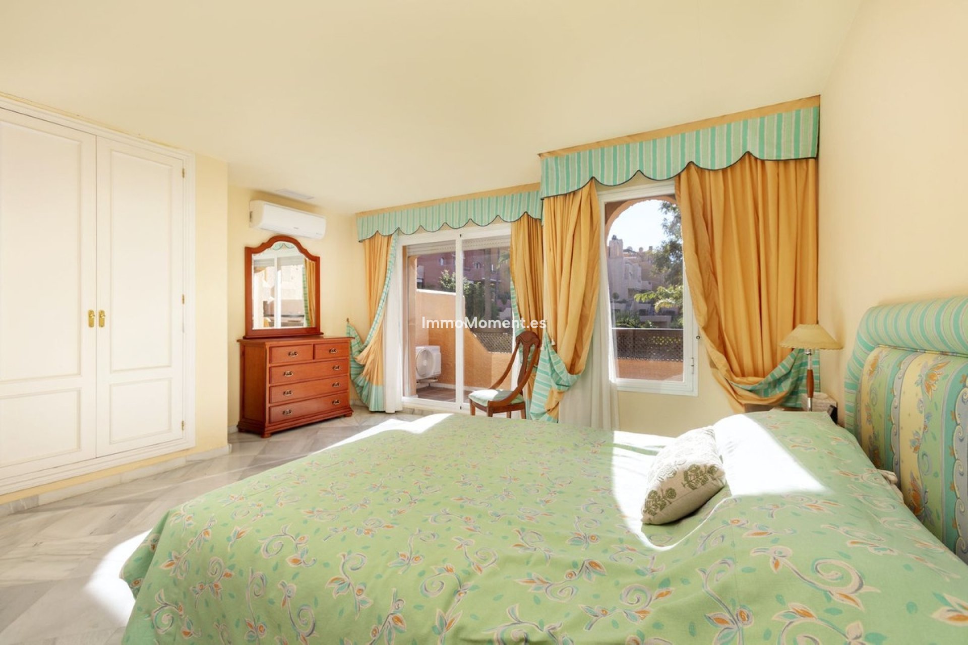 Resale - Townhouse - Marbella - Nueva Andalucía