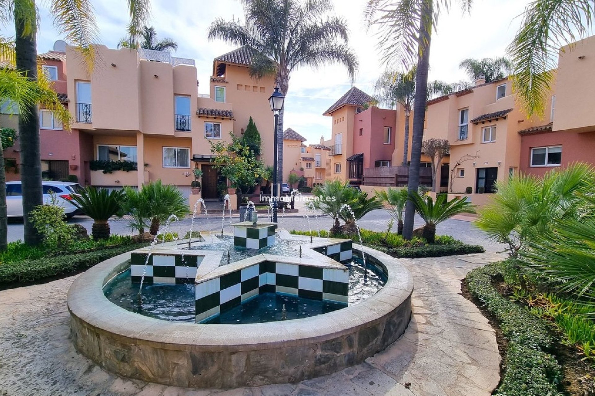 Resale - Townhouse - Marbella - Nueva Andalucía