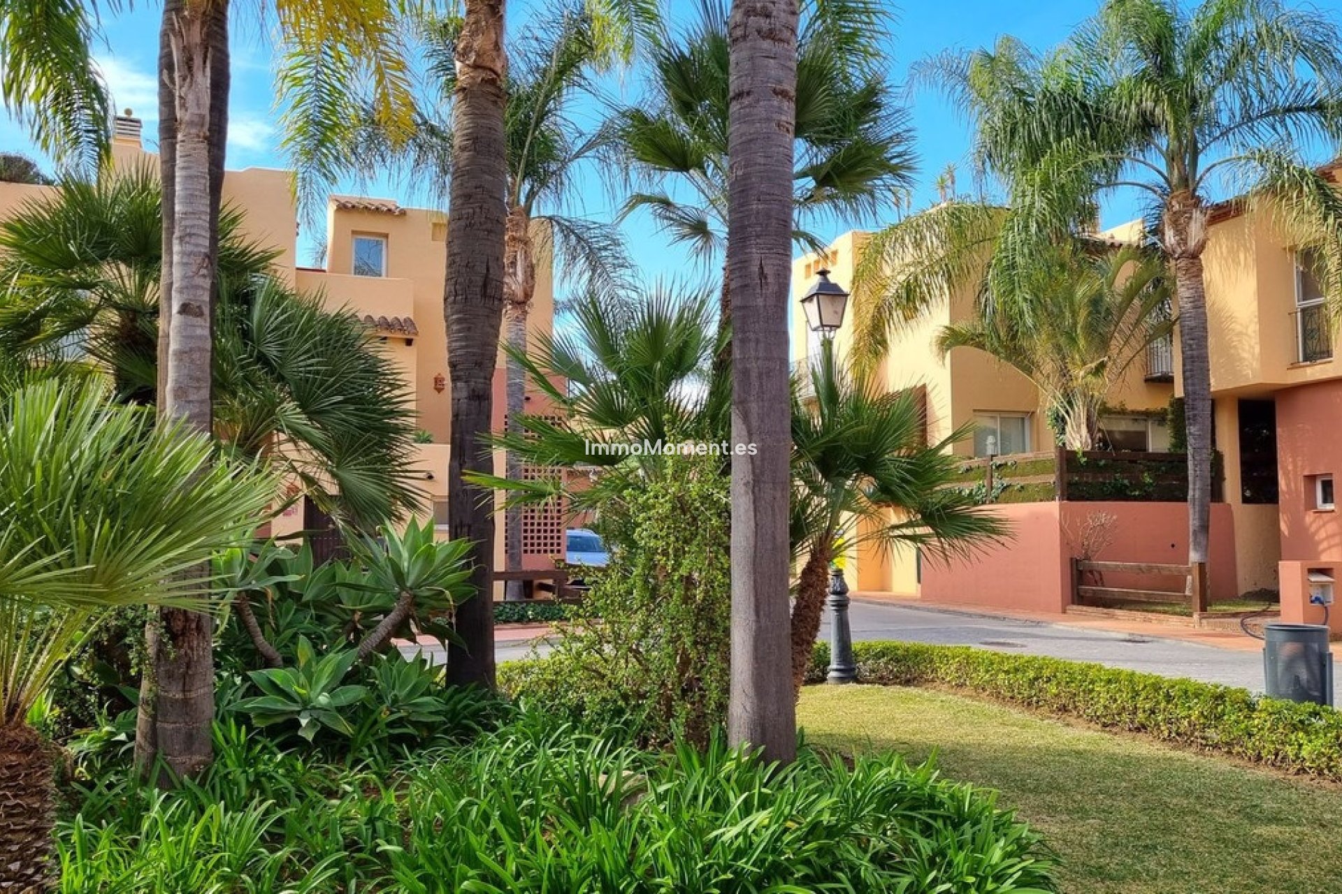Resale - Townhouse - Marbella - Nueva Andalucía