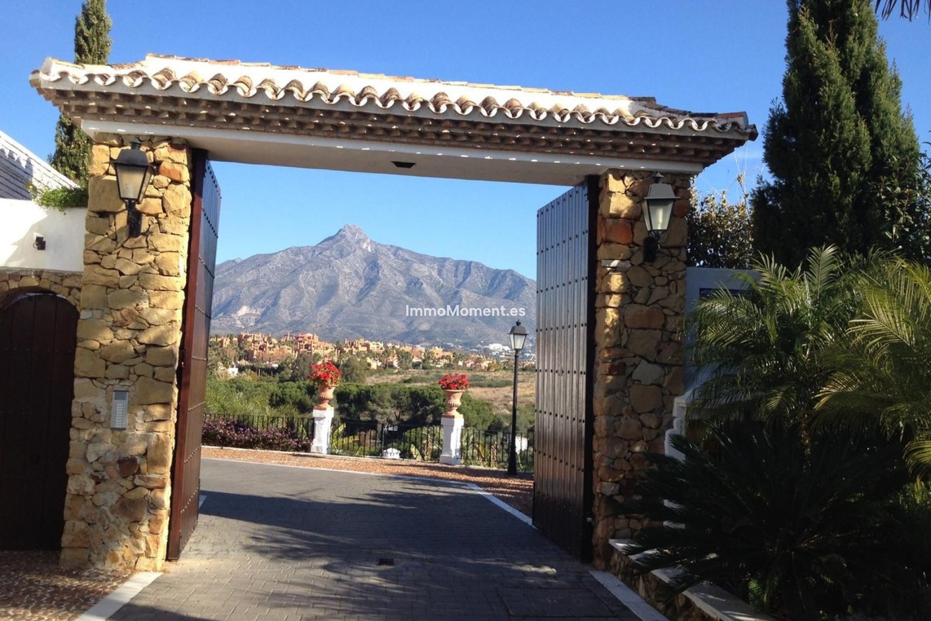 Resale - Townhouse - Marbella - Nueva Andalucía