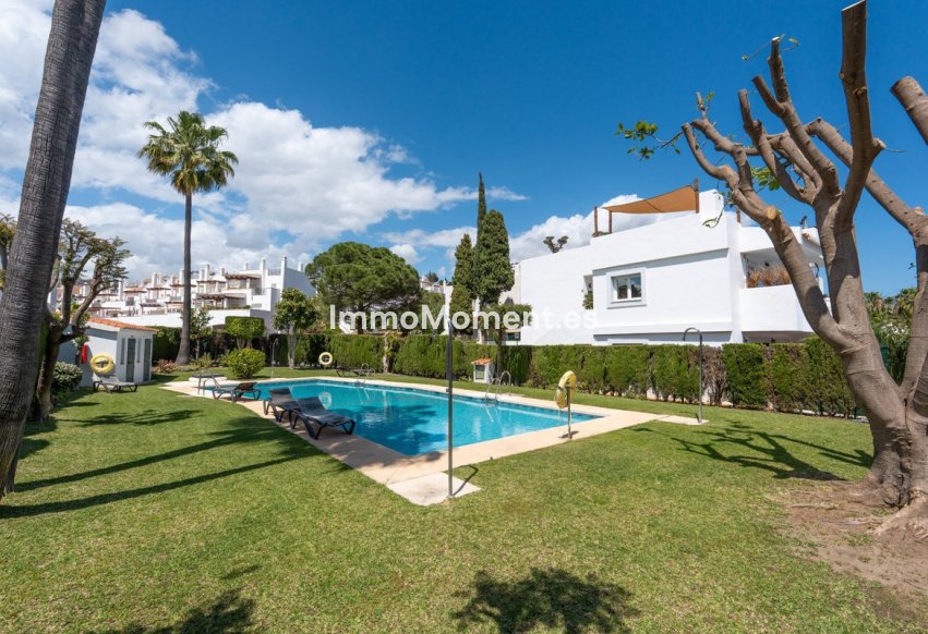Resale - Townhouse - Marbella - Nueva Andalucía