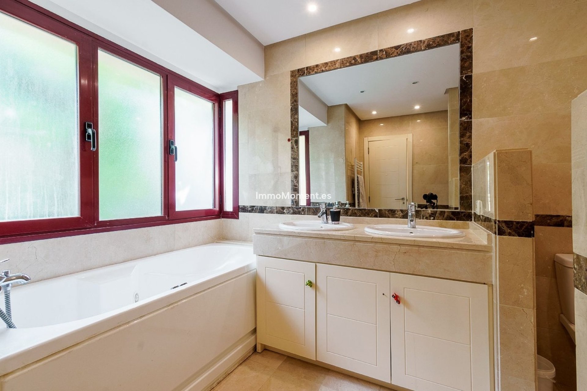Resale - Townhouse - Marbella - Nueva Andalucía