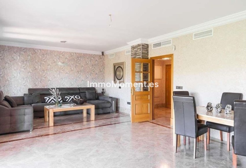 Resale - Townhouse - Marbella - Santa Clara