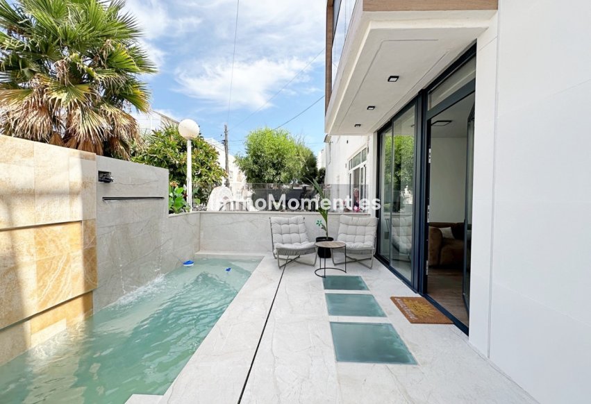 Resale - Townhouse - Torrevieja - Torrevieja Centro
