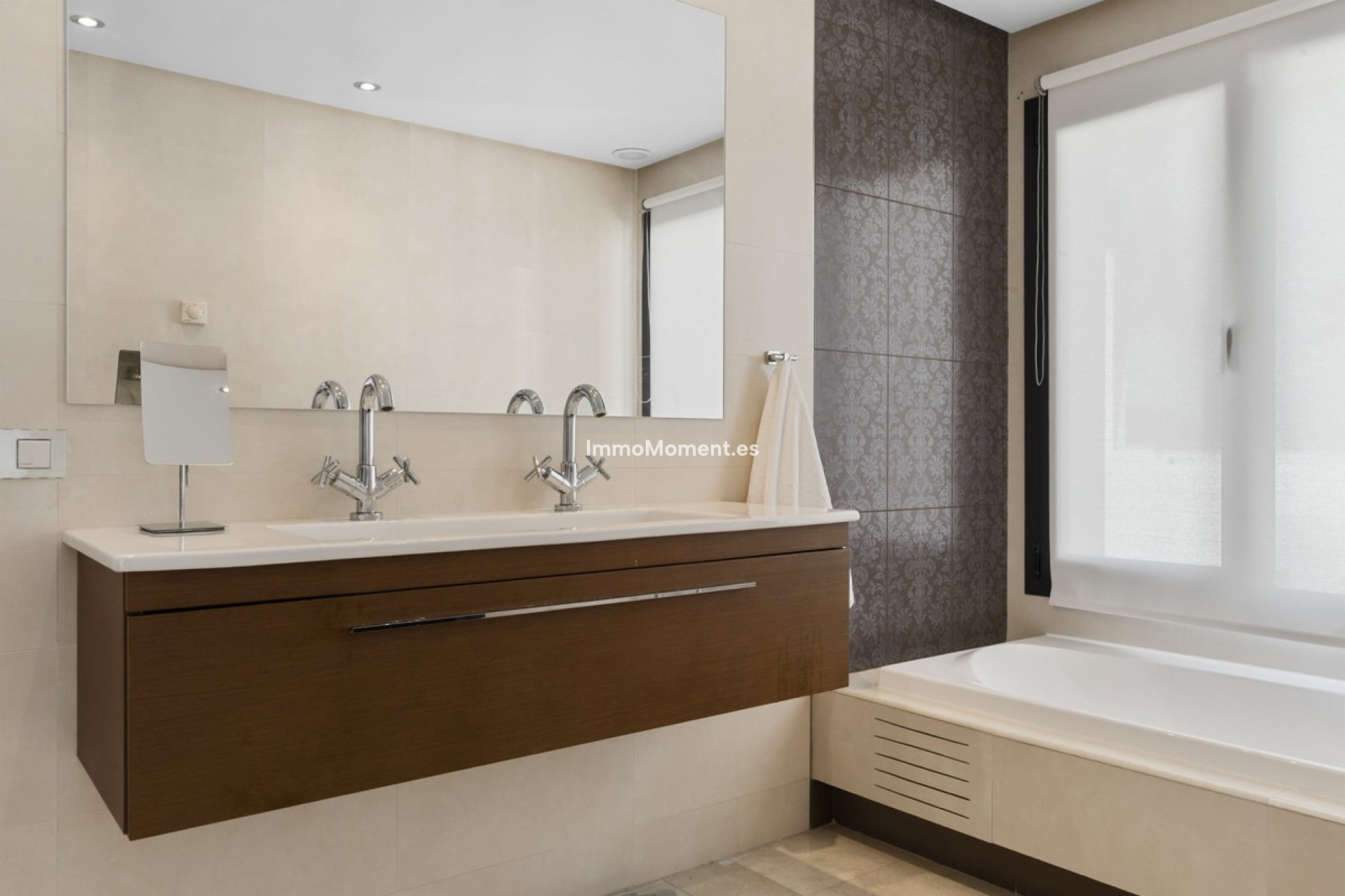 Resale - Villa - Benahavís - Benahavís Centro