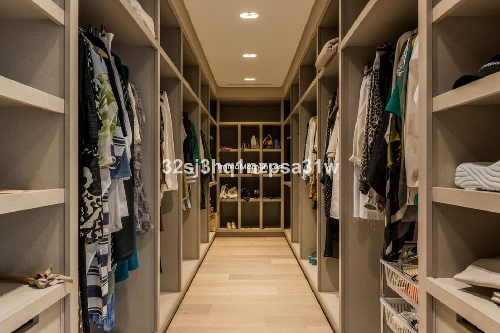 Resale - Villa - Benahavís - Benahavís Centro