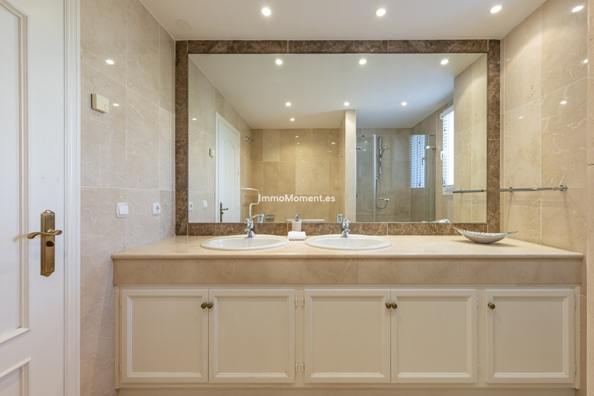 Resale - Villa - Benahavís - Benahavís Centro