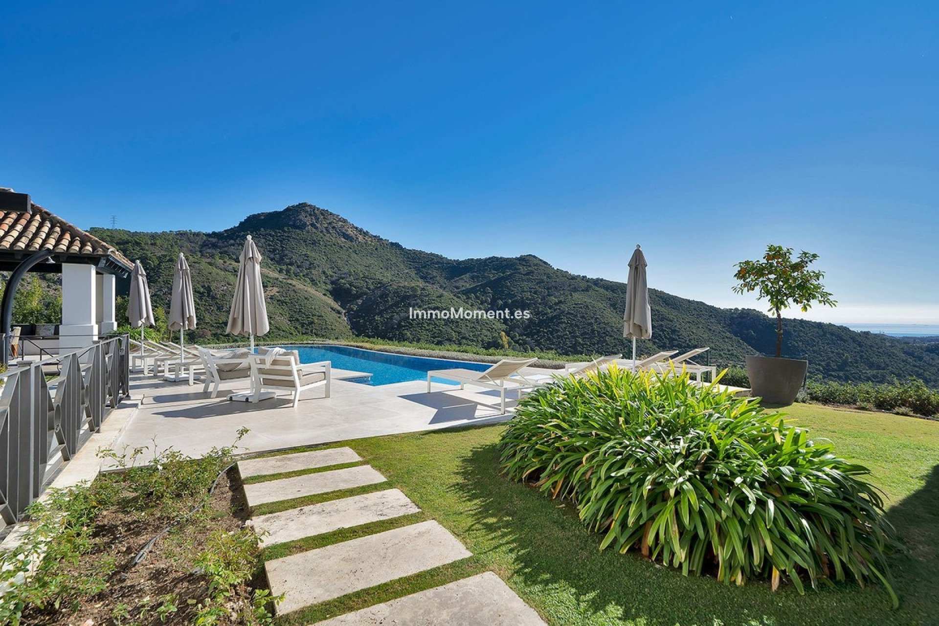 Resale - Villa - Benahavís - Benahavís Centro