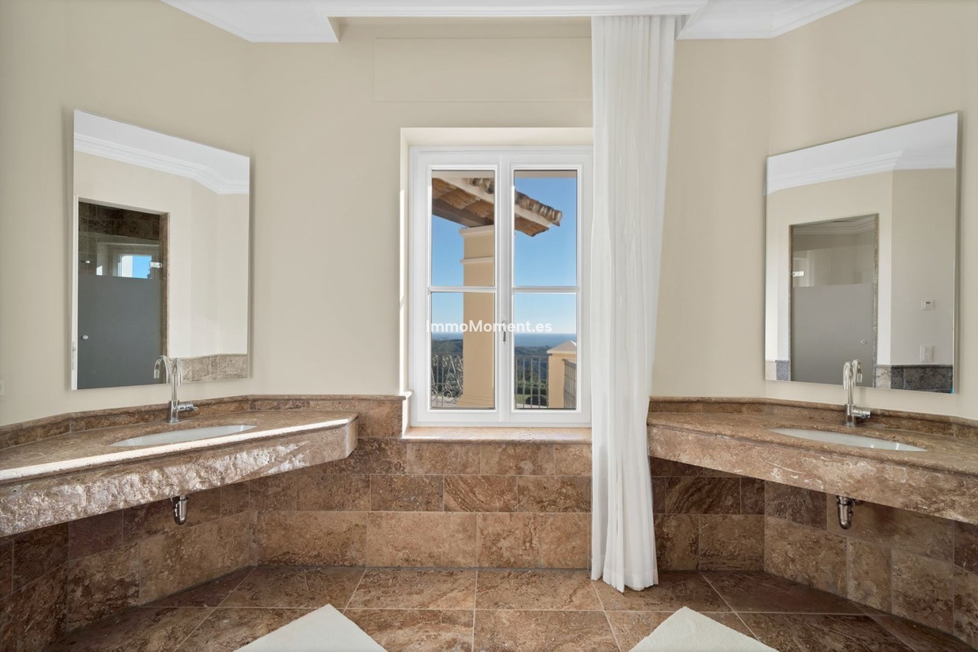 Resale - Villa - Benahavís - Benahavís Centro