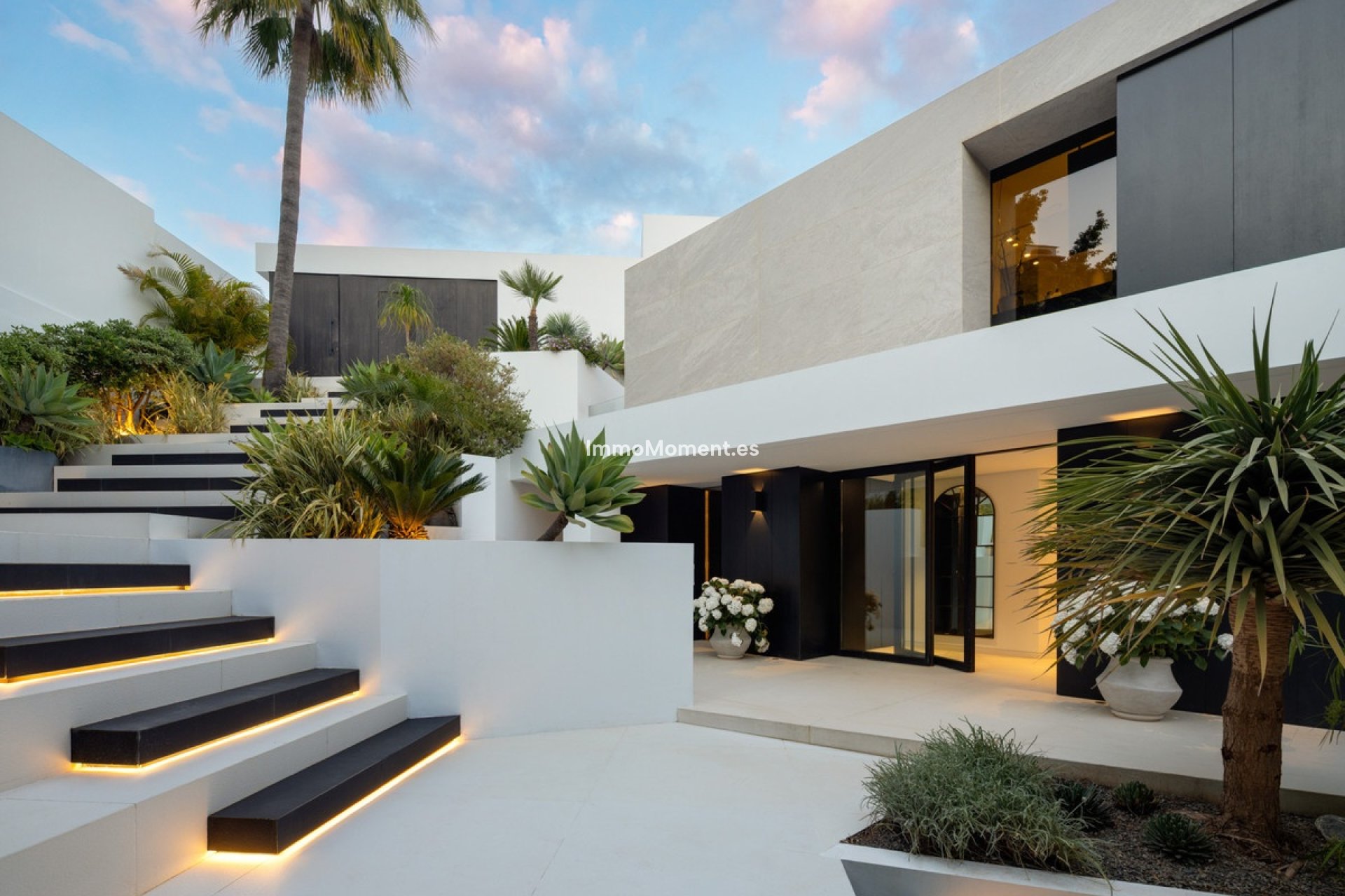 Resale - Villa - Benahavís - Benahavís Centro