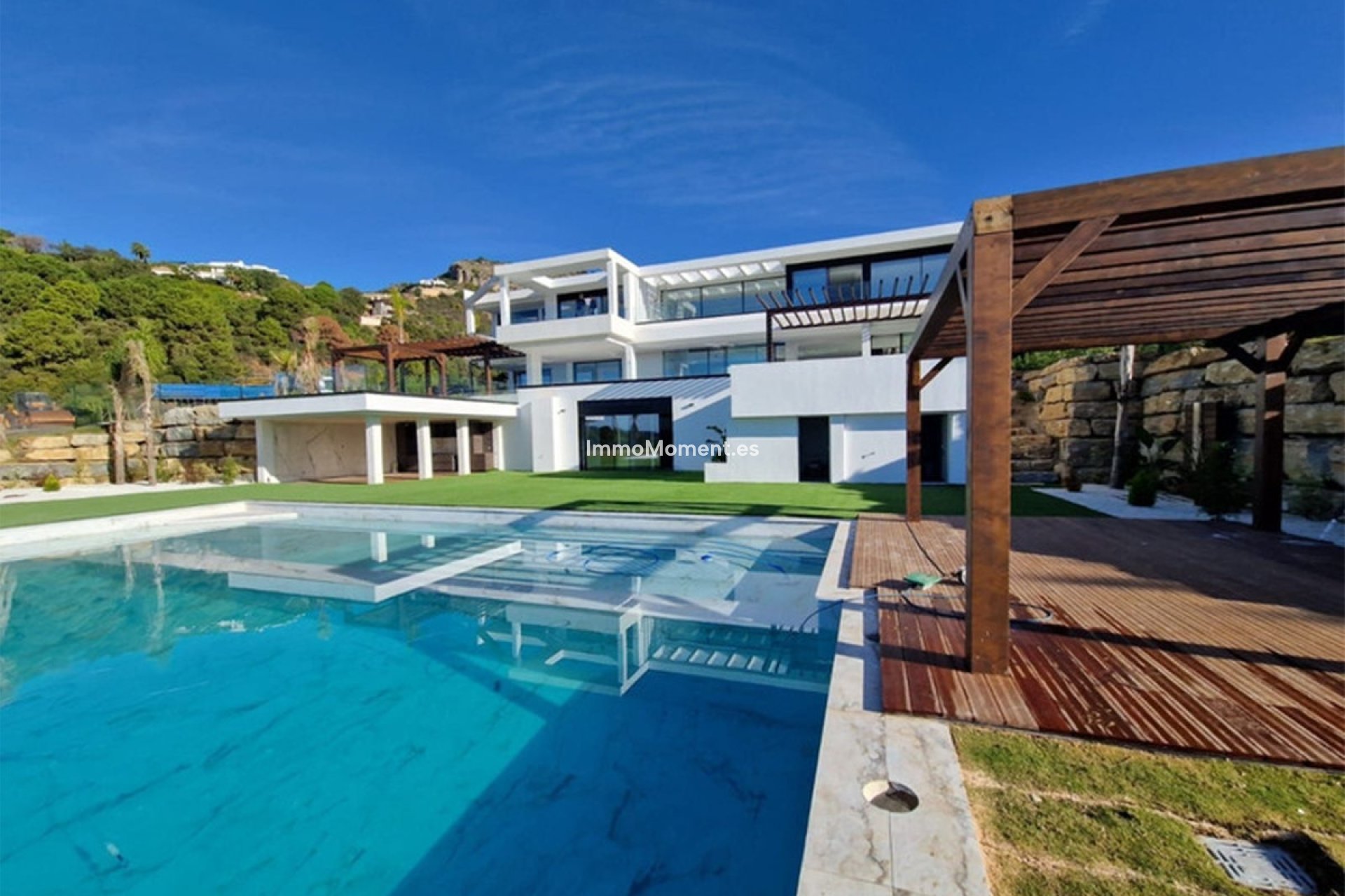 Resale - Villa - Benahavís - Benahavís Centro