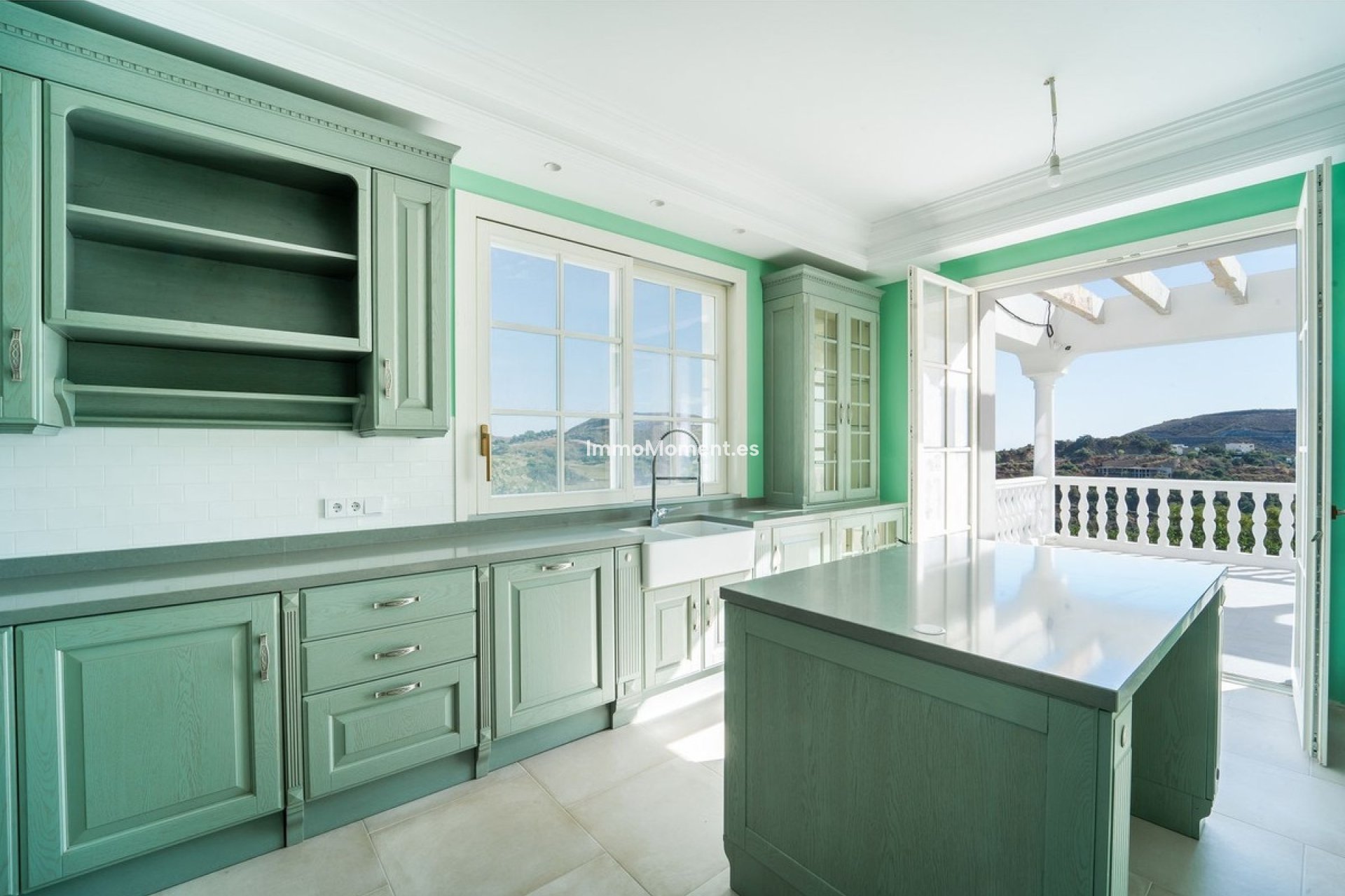 Resale - Villa - Benahavís - Benahavís Centro