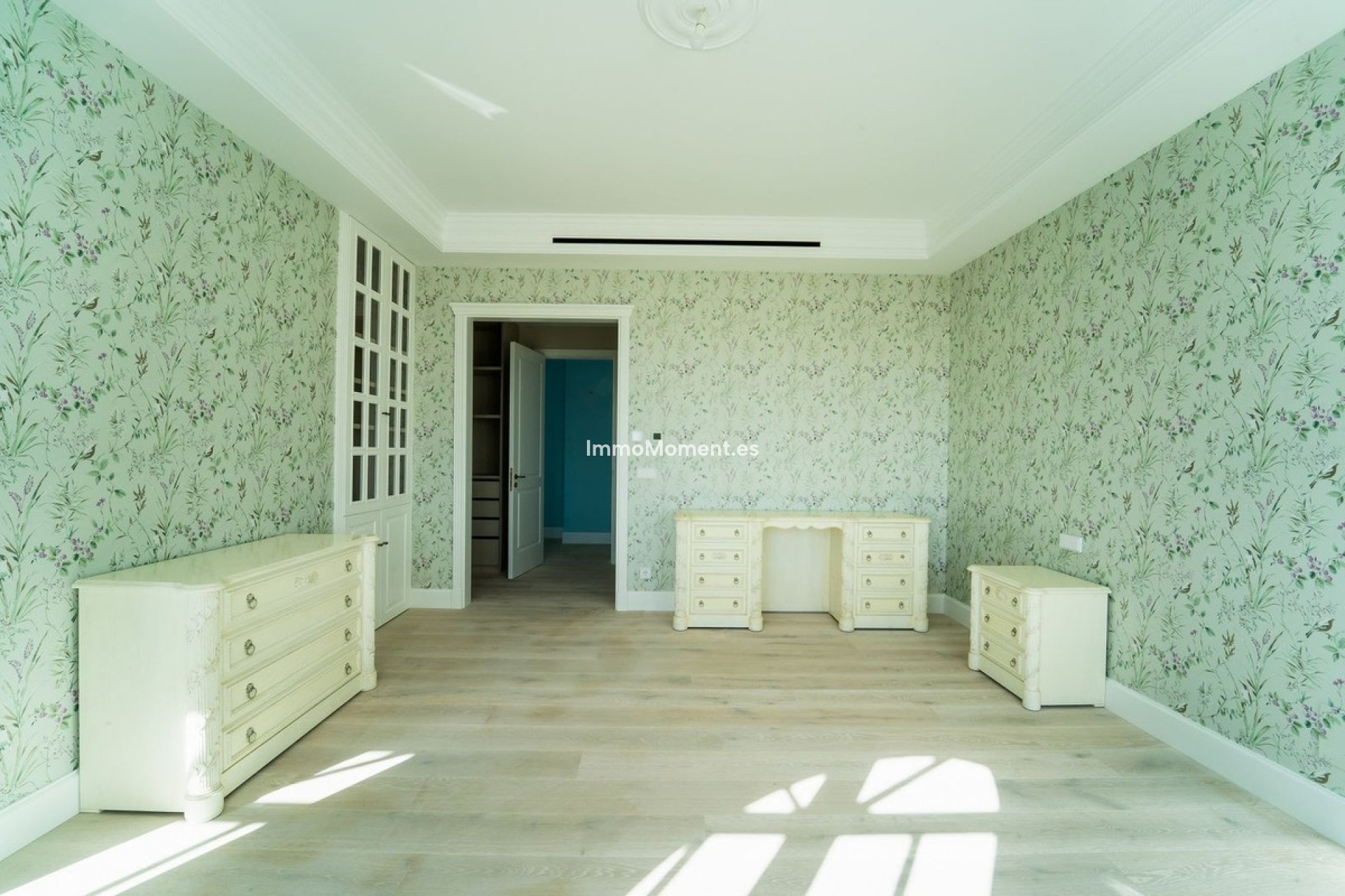 Resale - Villa - Benahavís - Benahavís Centro