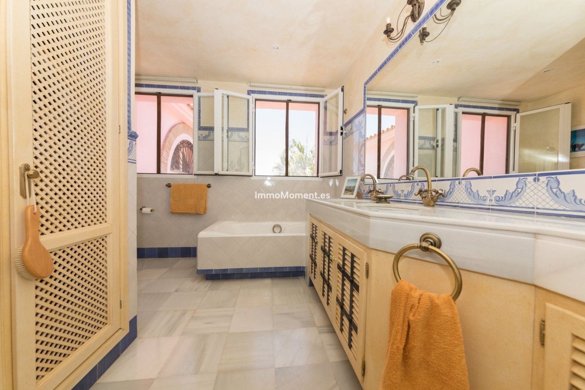 Resale - Villa - Benahavís - Benahavís Centro