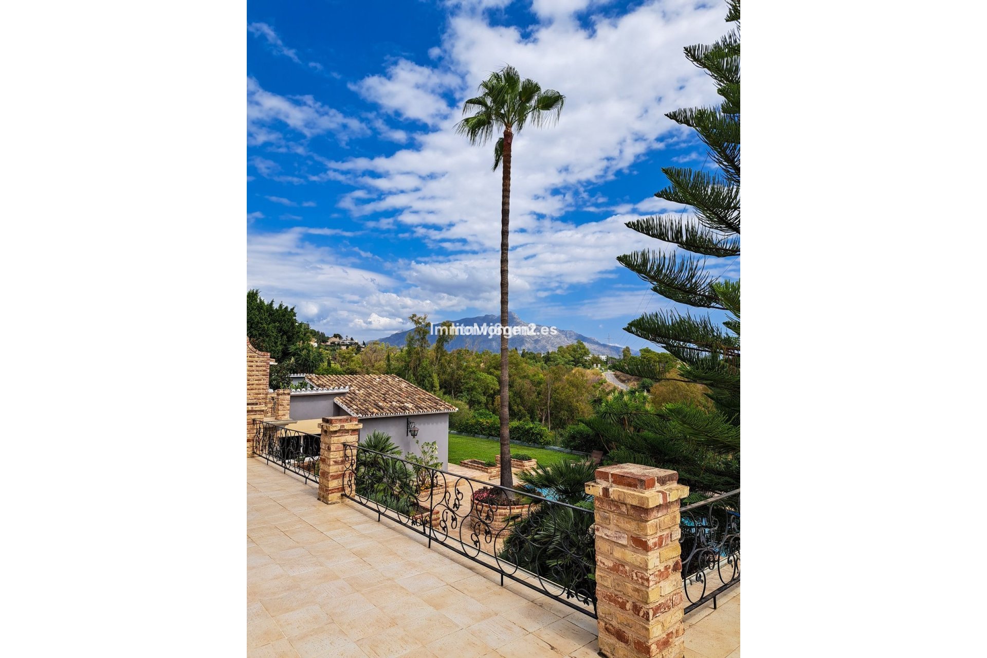 Resale - Villa - Benahavís - Benahavís Centro