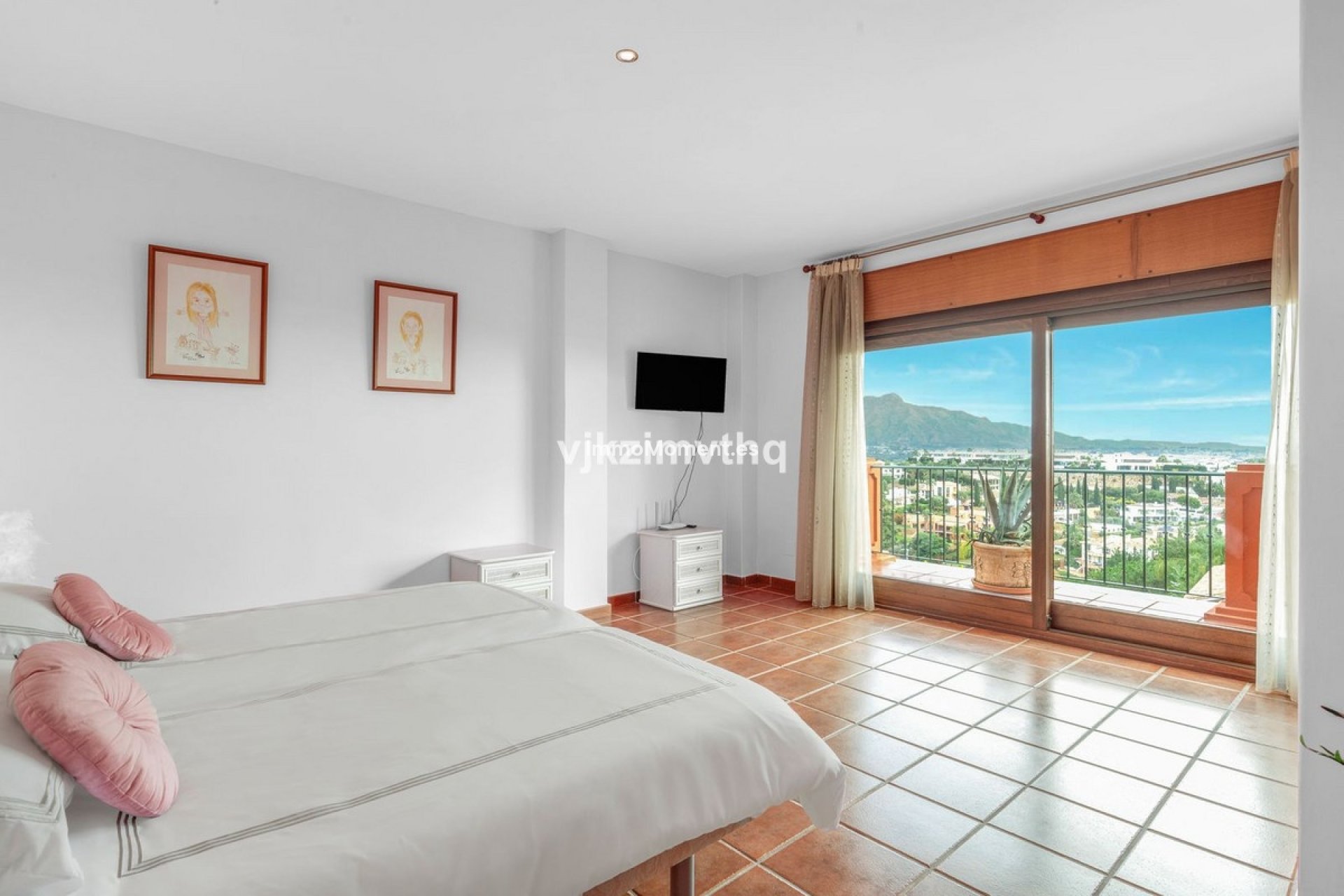 Resale - Villa - Benahavís - Benahavís Centro