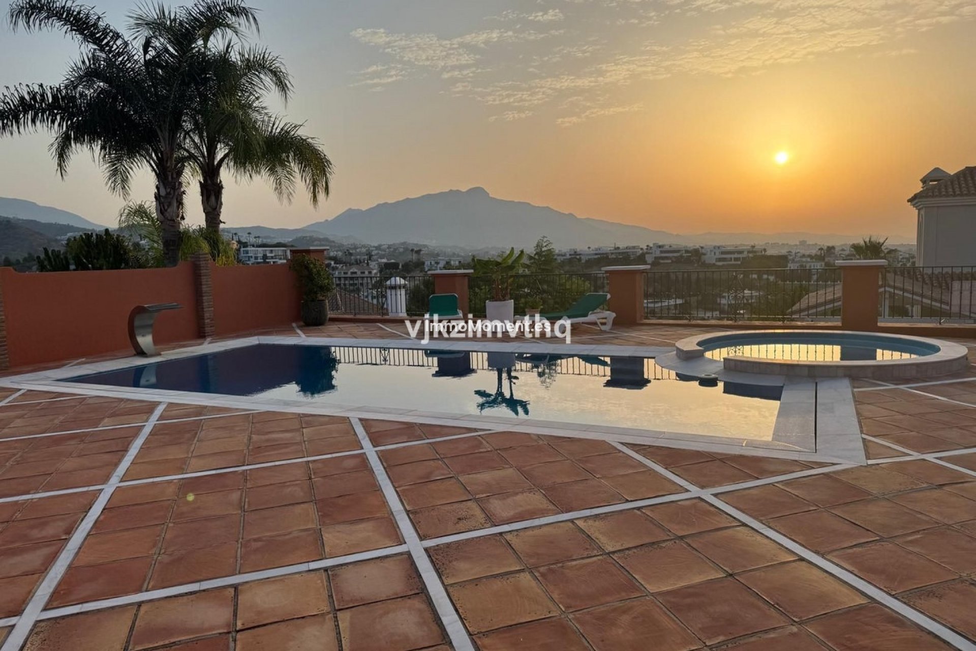 Resale - Villa - Benahavís - Benahavís Centro