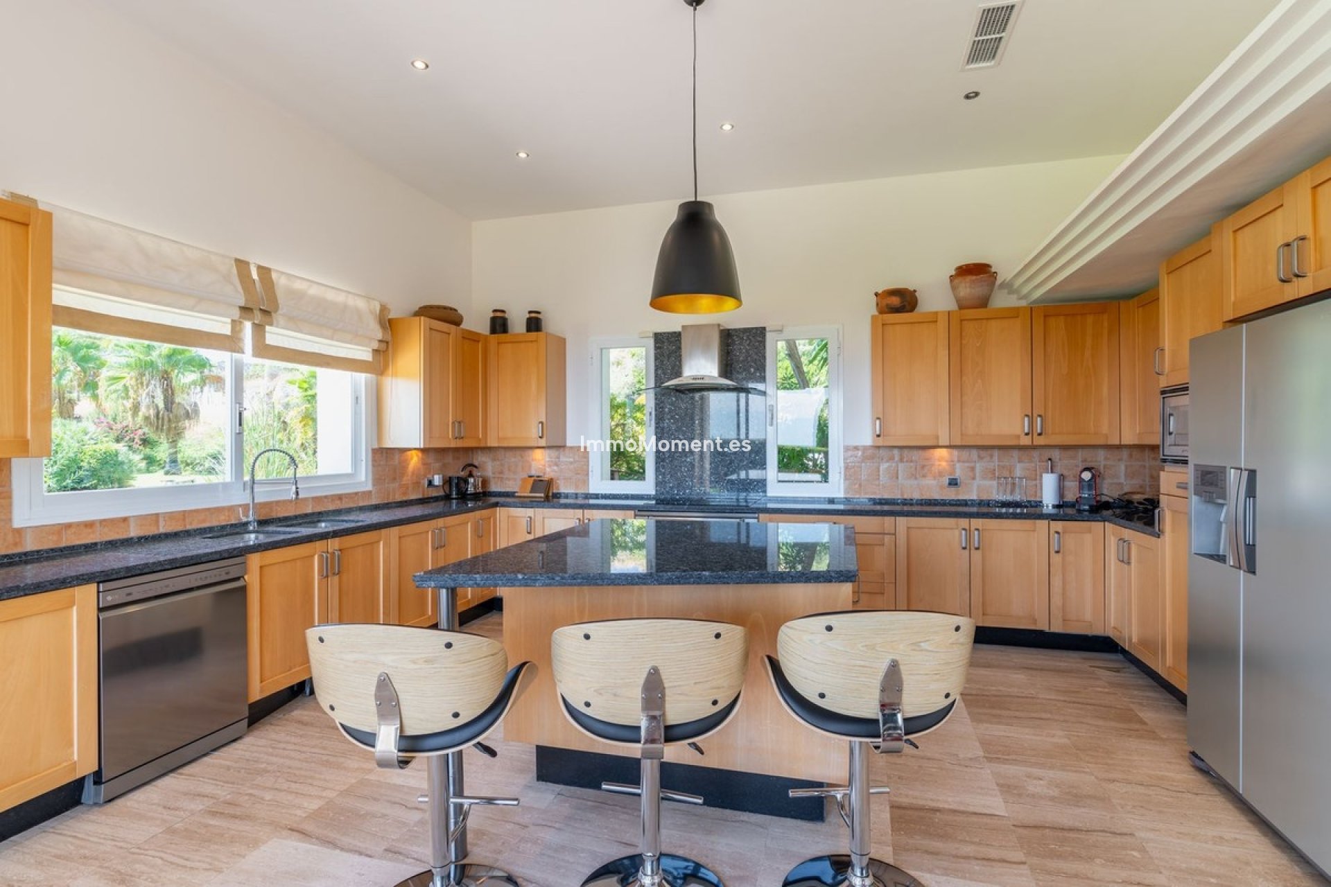 Resale - Villa - Benahavís - Benahavís Centro