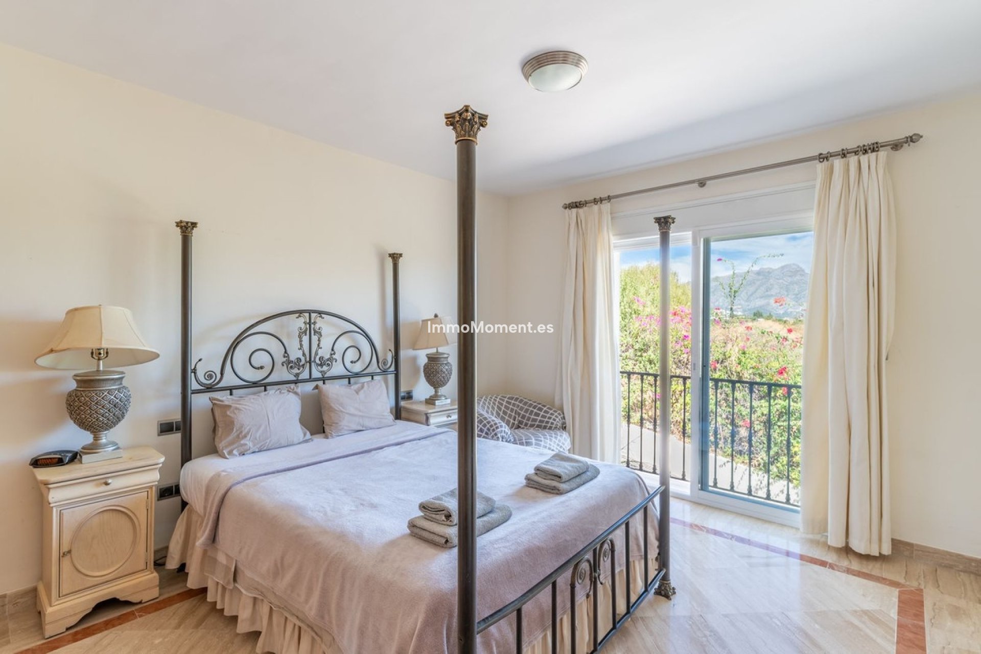 Resale - Villa - Benahavís - Benahavís Centro