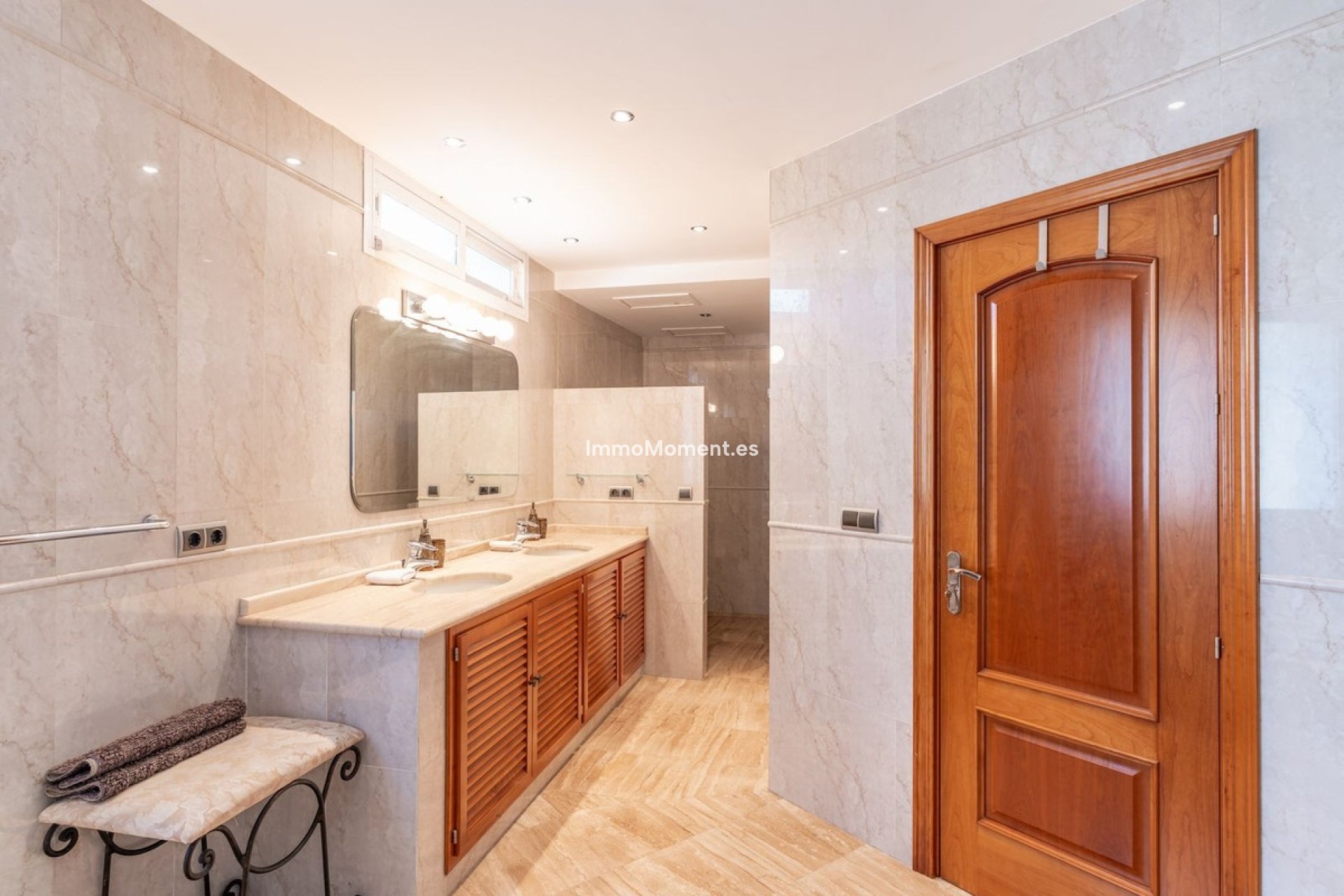 Resale - Villa - Benahavís - Benahavís Centro