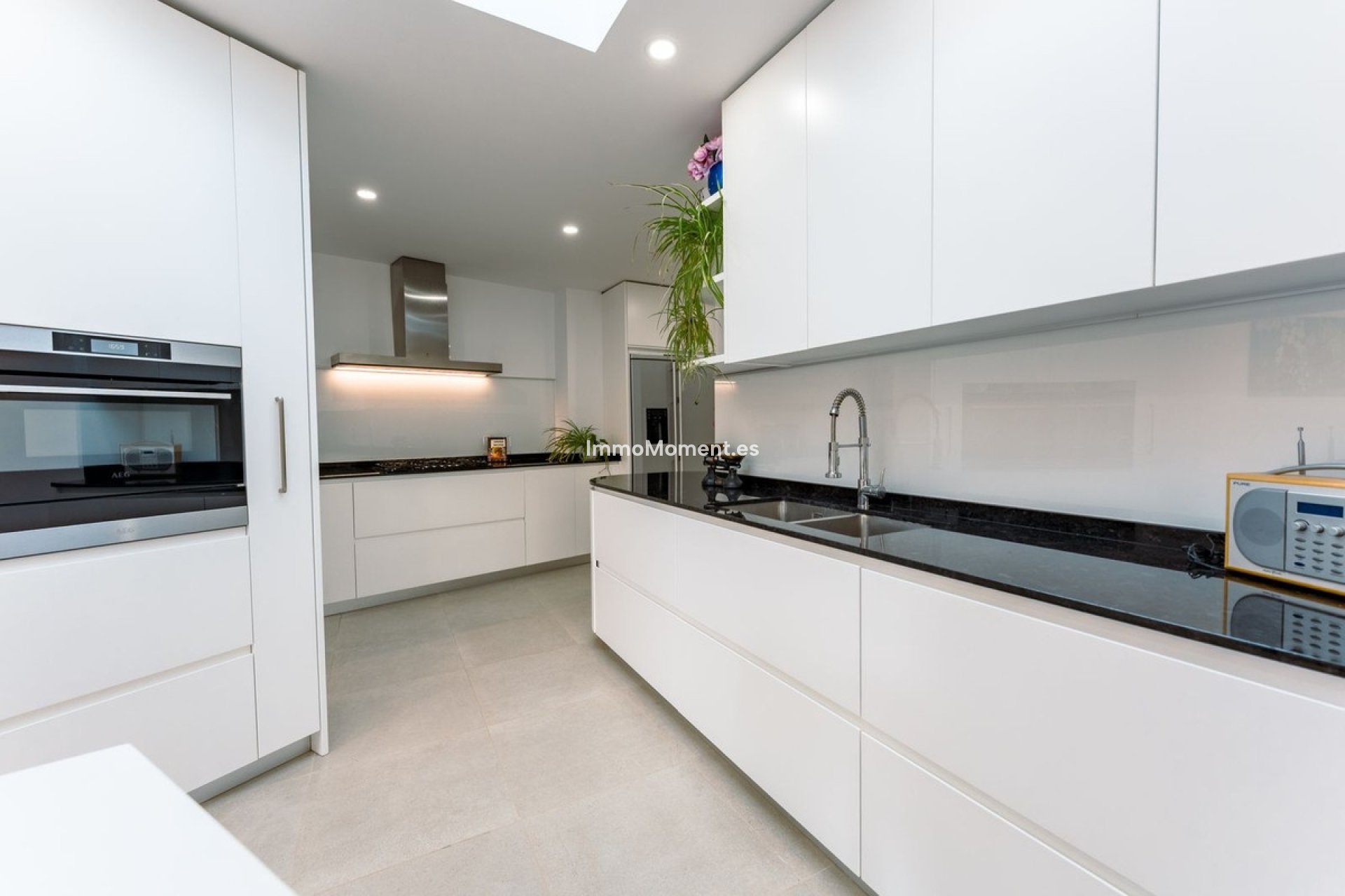 Resale - Villa - Benahavís - Benahavís Centro