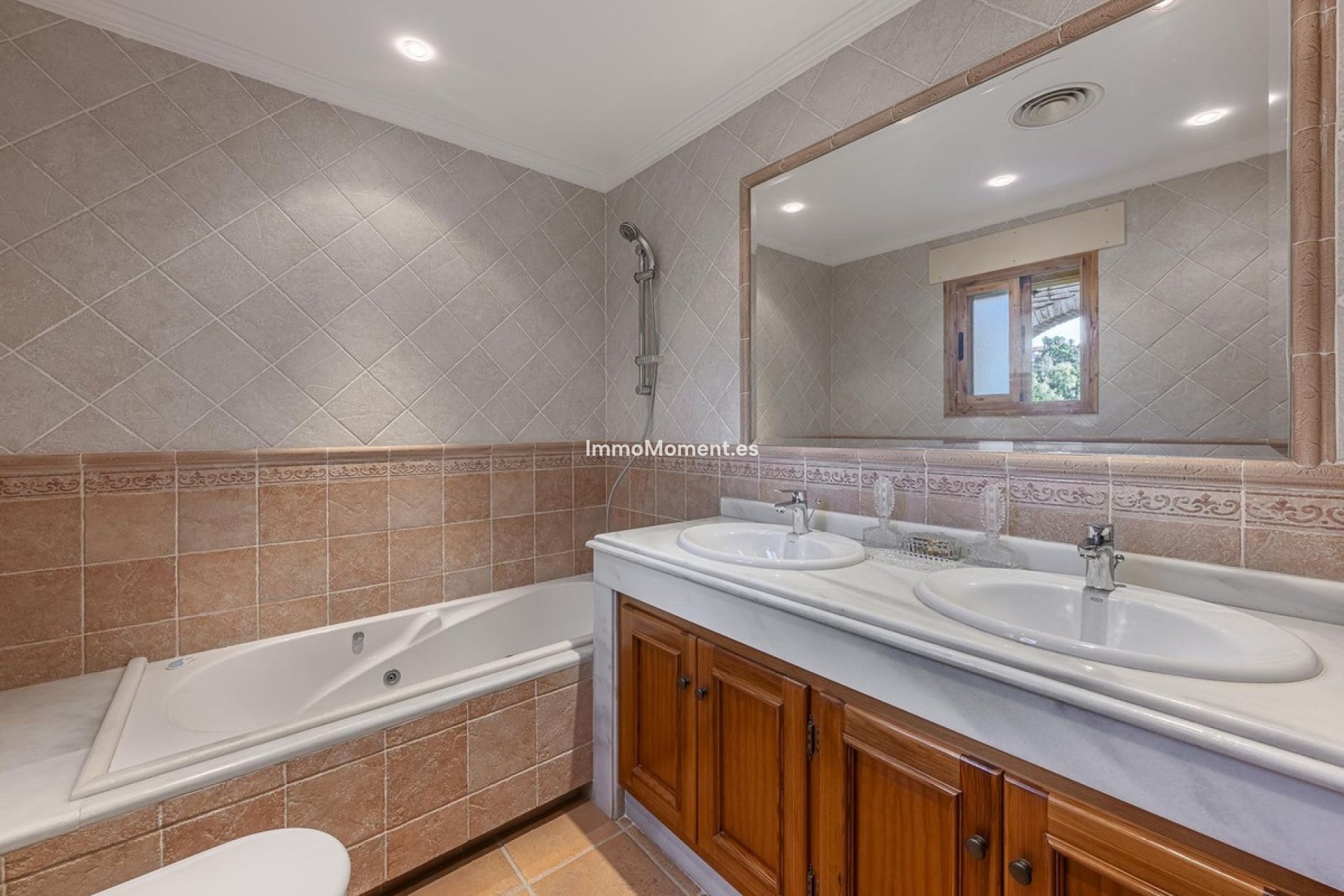 Resale - Villa - Benahavís - La Quinta