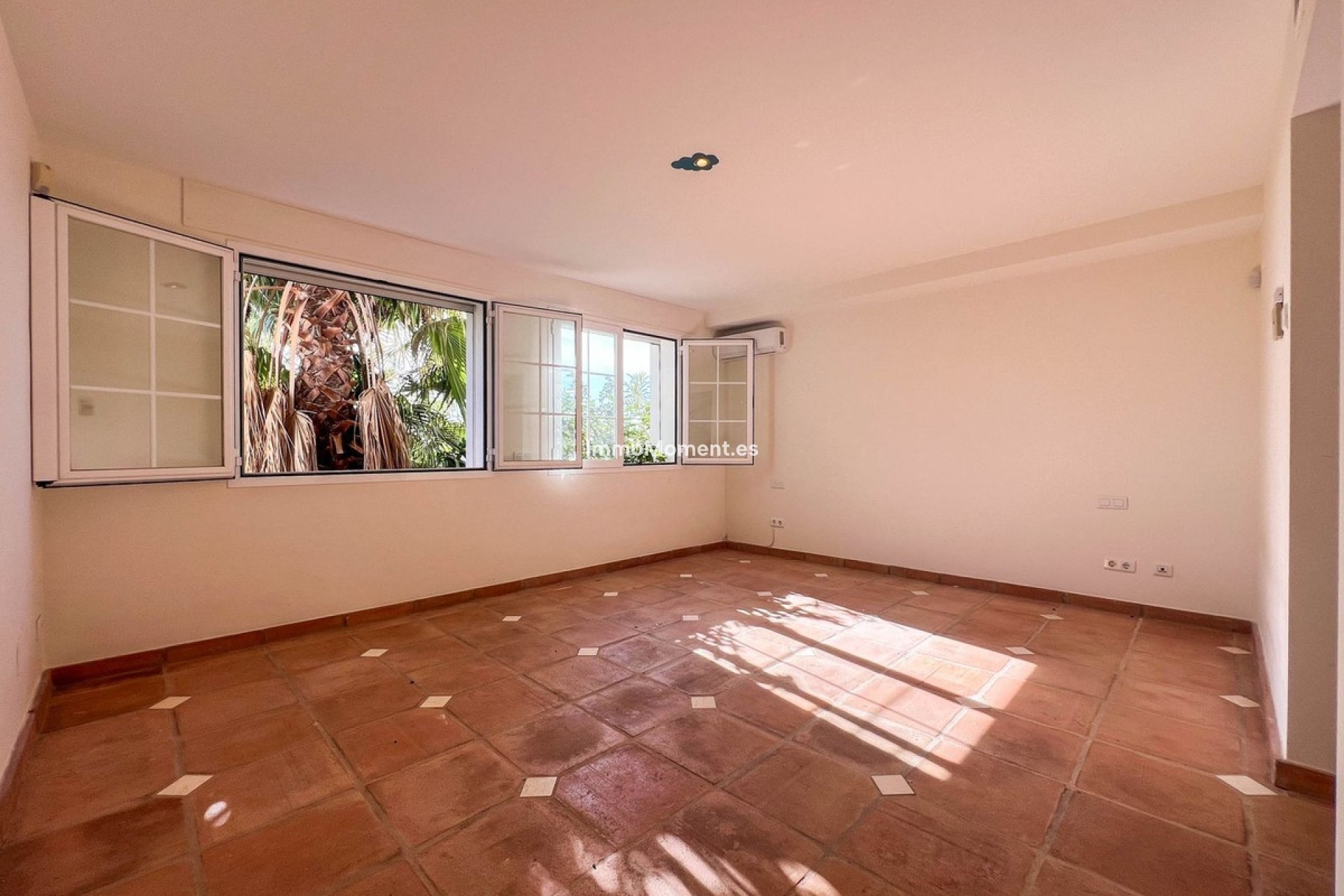 Resale - Villa - Benahavís - La Quinta