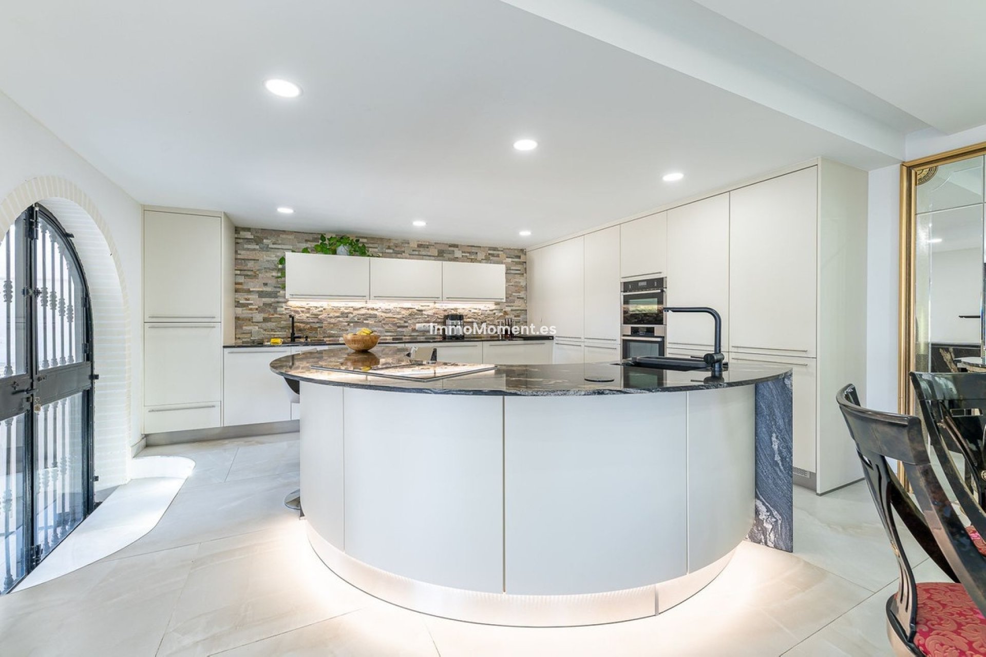 Resale - Villa - Benalmadena - Benalmadena Centro