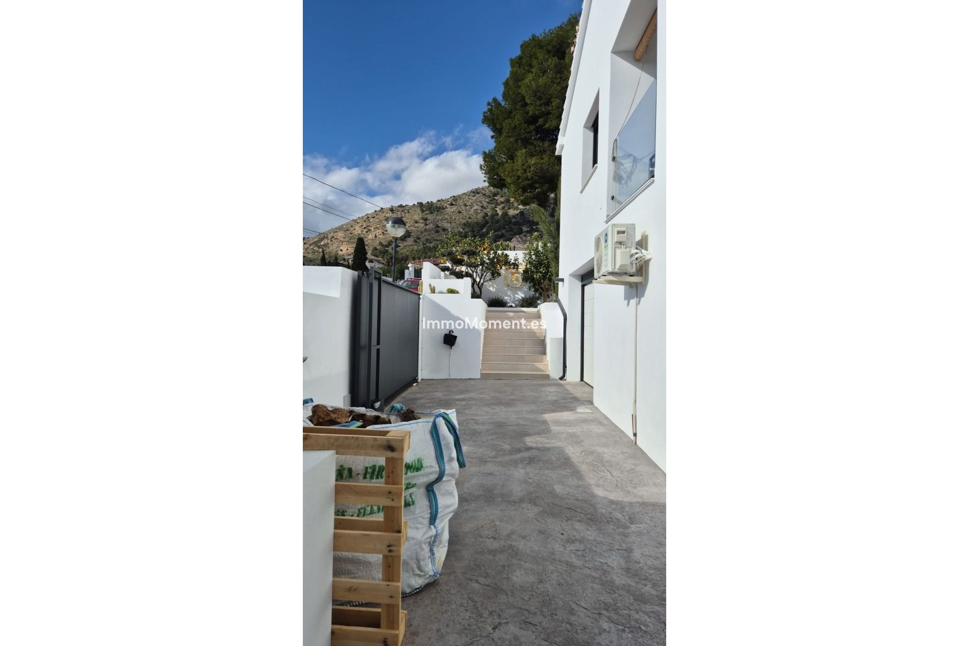 Resale - Villa - Benalmadena - Benalmadena Centro