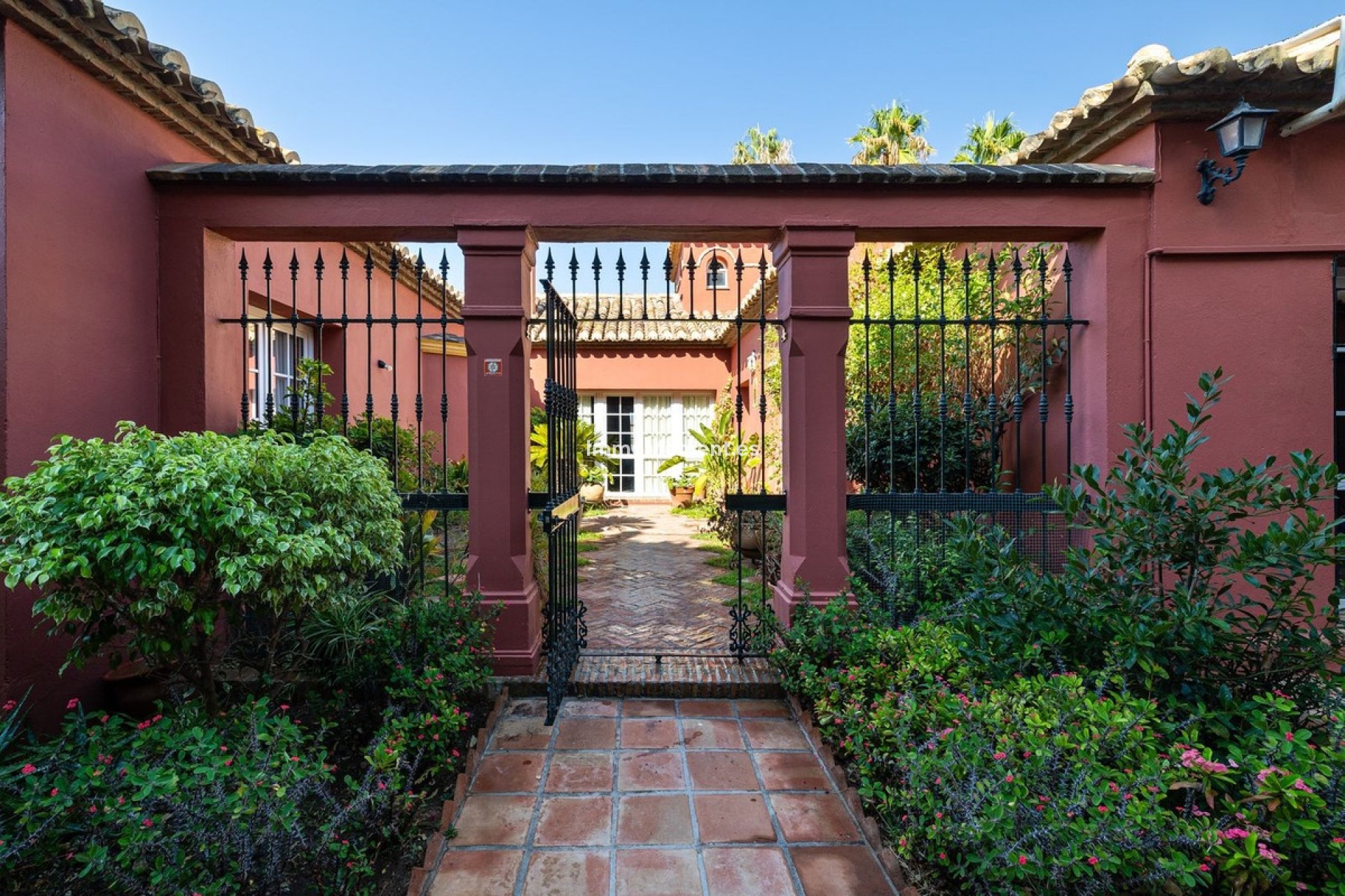 Resale - Villa - Benalmadena - Benalmadena Centro