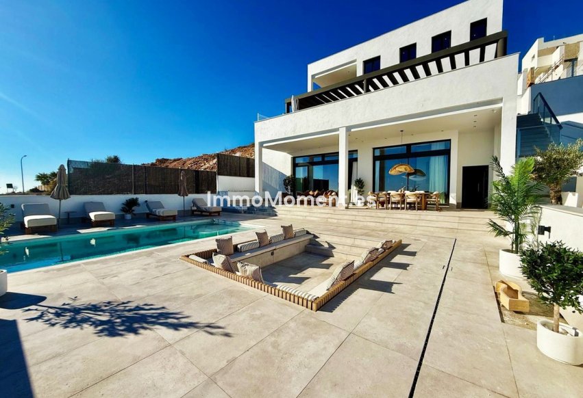 Resale - Villa - Benalmadena - Benalmadena Centro