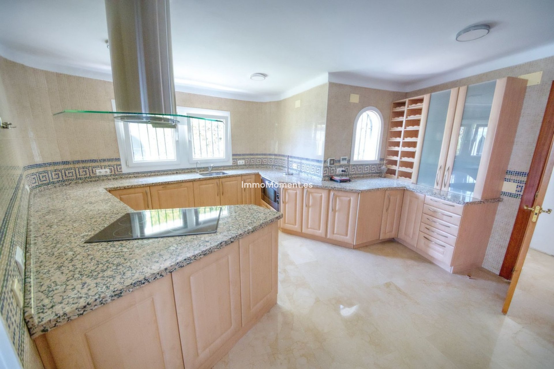 Resale - Villa - Benalmadena - Benalmadena Centro