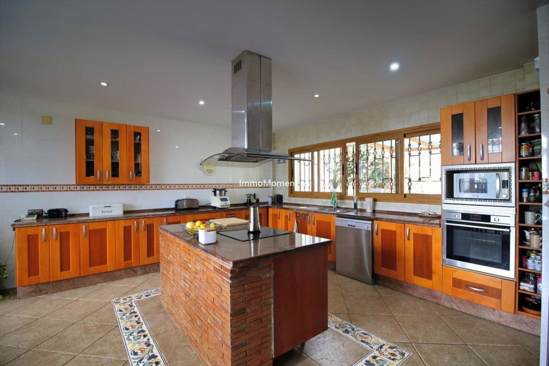 Resale - Villa - Benalmadena - Benalmadena Centro