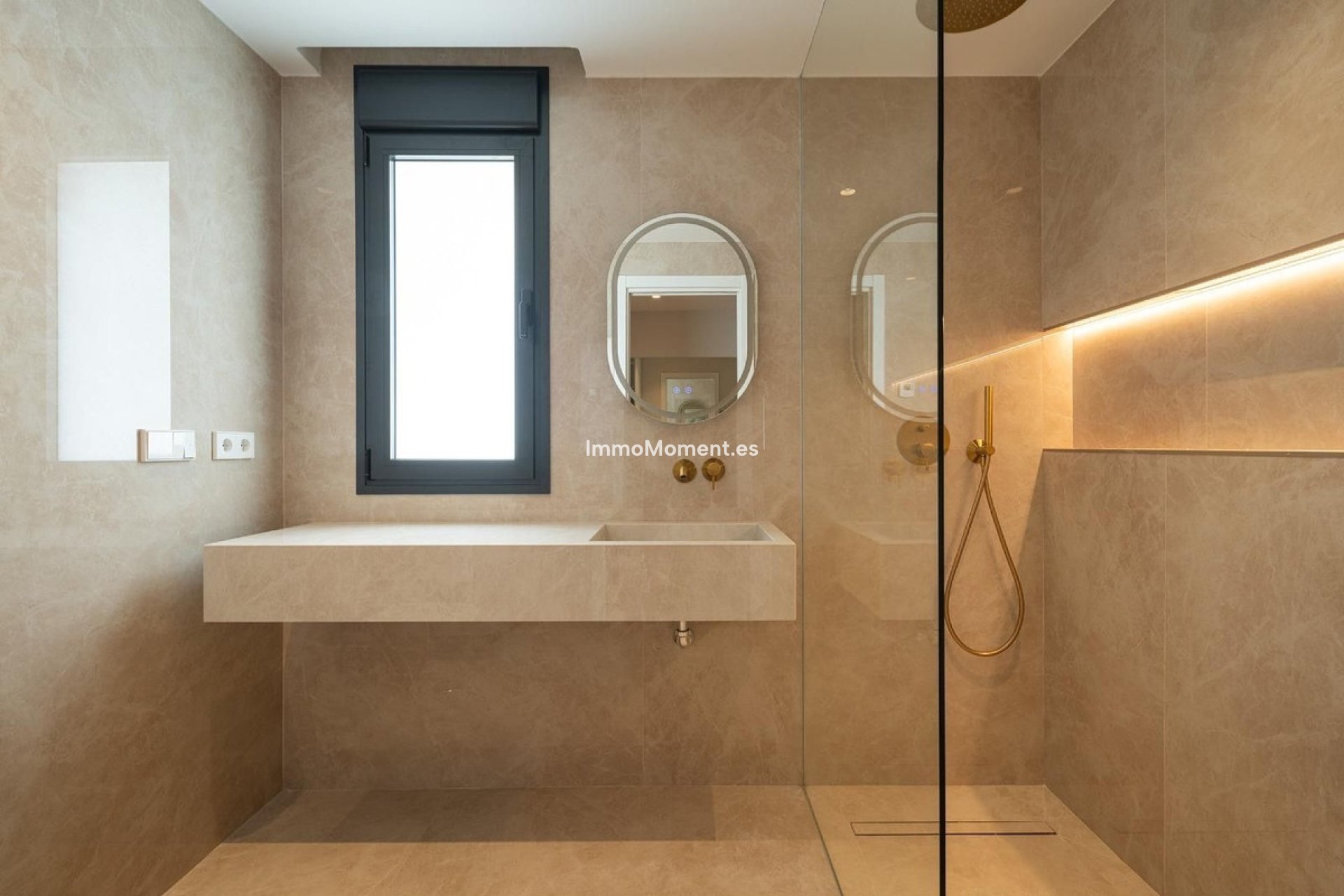 Resale - Villa - Benalmadena - Benalmadena Costa