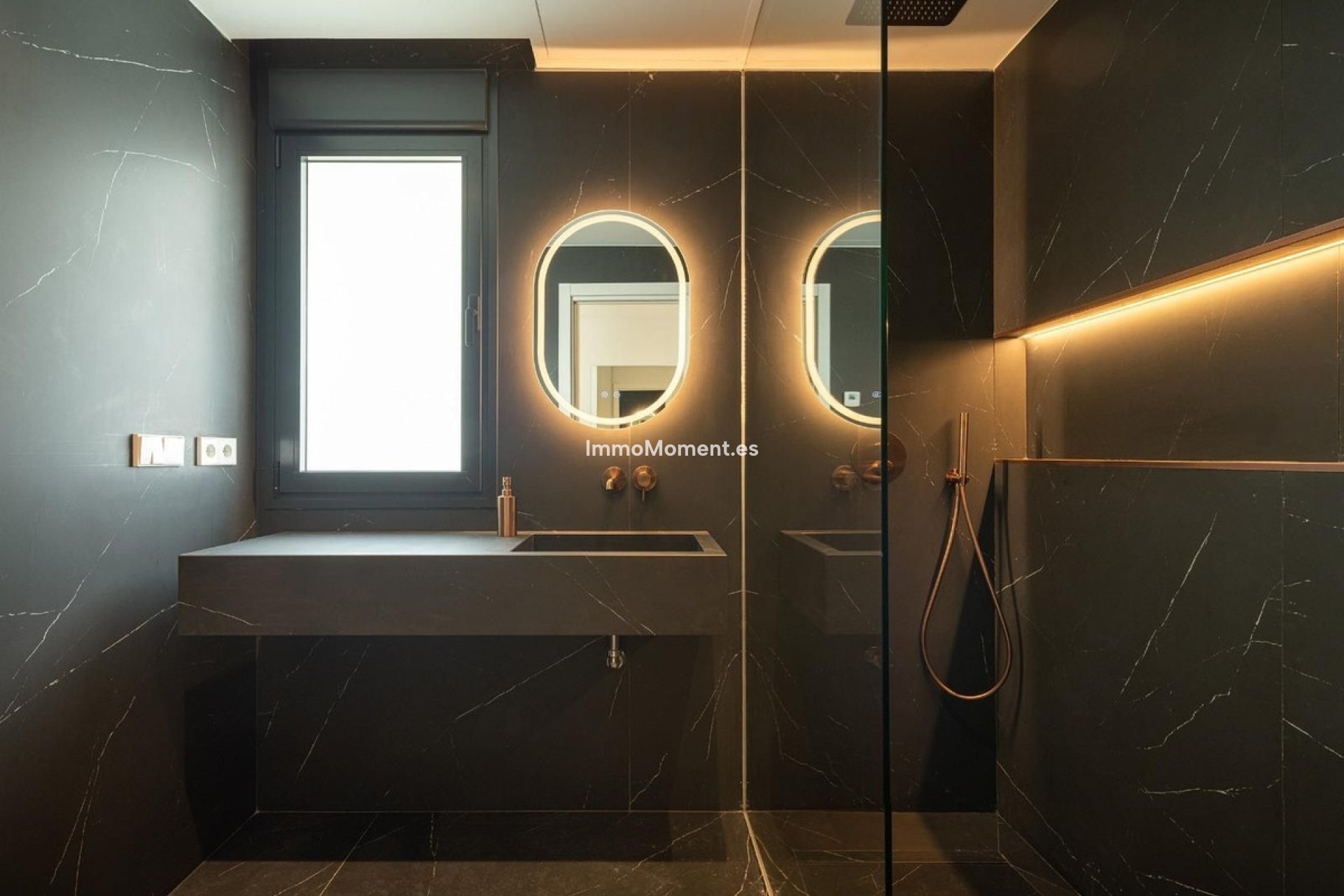 Resale - Villa - Benalmadena - Benalmadena Costa