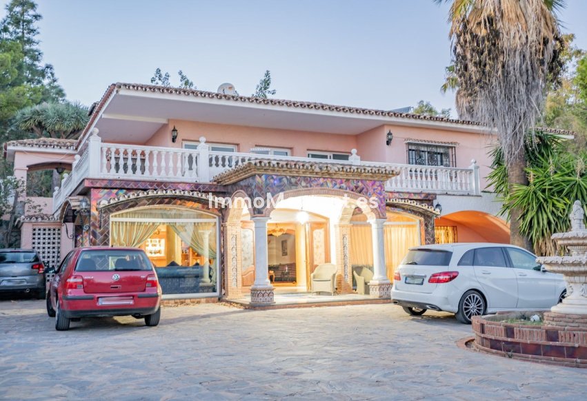 Resale - Villa - Benalmadena - Benalmadena Pueblo