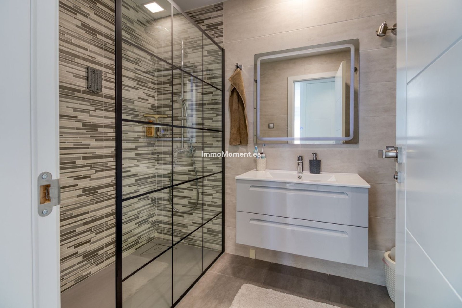 Resale - Villa - Benalmadena - Torremuelle