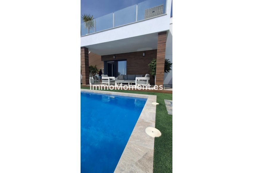 Resale - Villa - Benidorm - Urb Entre Naranjos