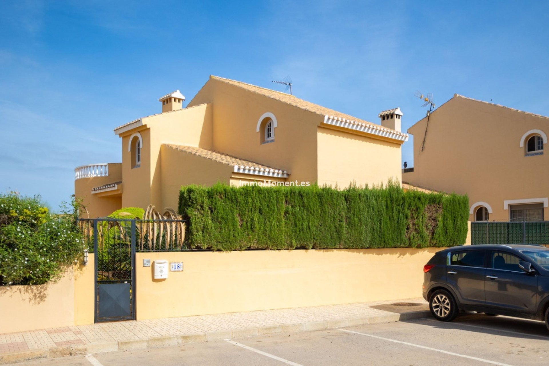 Resale - Villa - Cartagena - Playa Honda