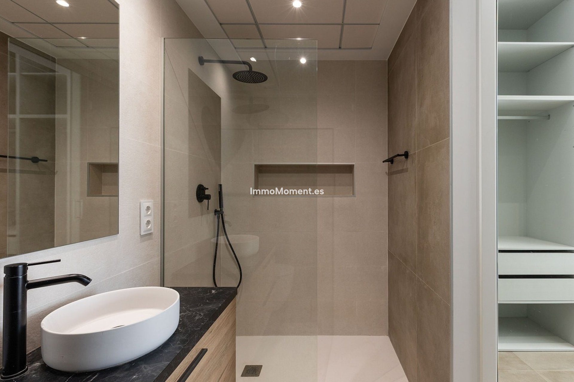 Resale - Villa - Dolores - Dolores Centro