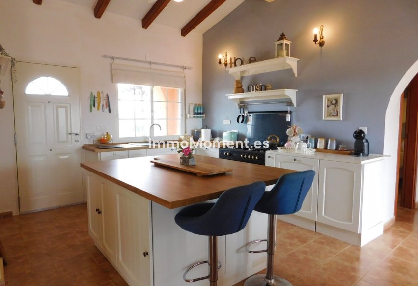 Resale - Villa - Dolores - Dolores Centro