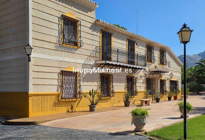 Resale - Villa - Elda - Elda Centro