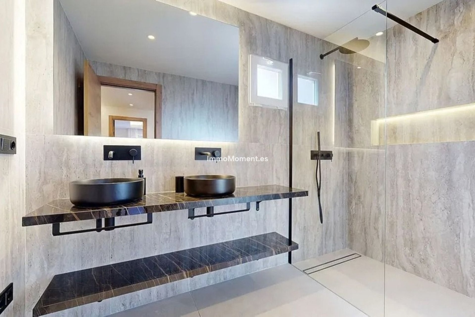 Resale - Villa - Estepona - Atalaya