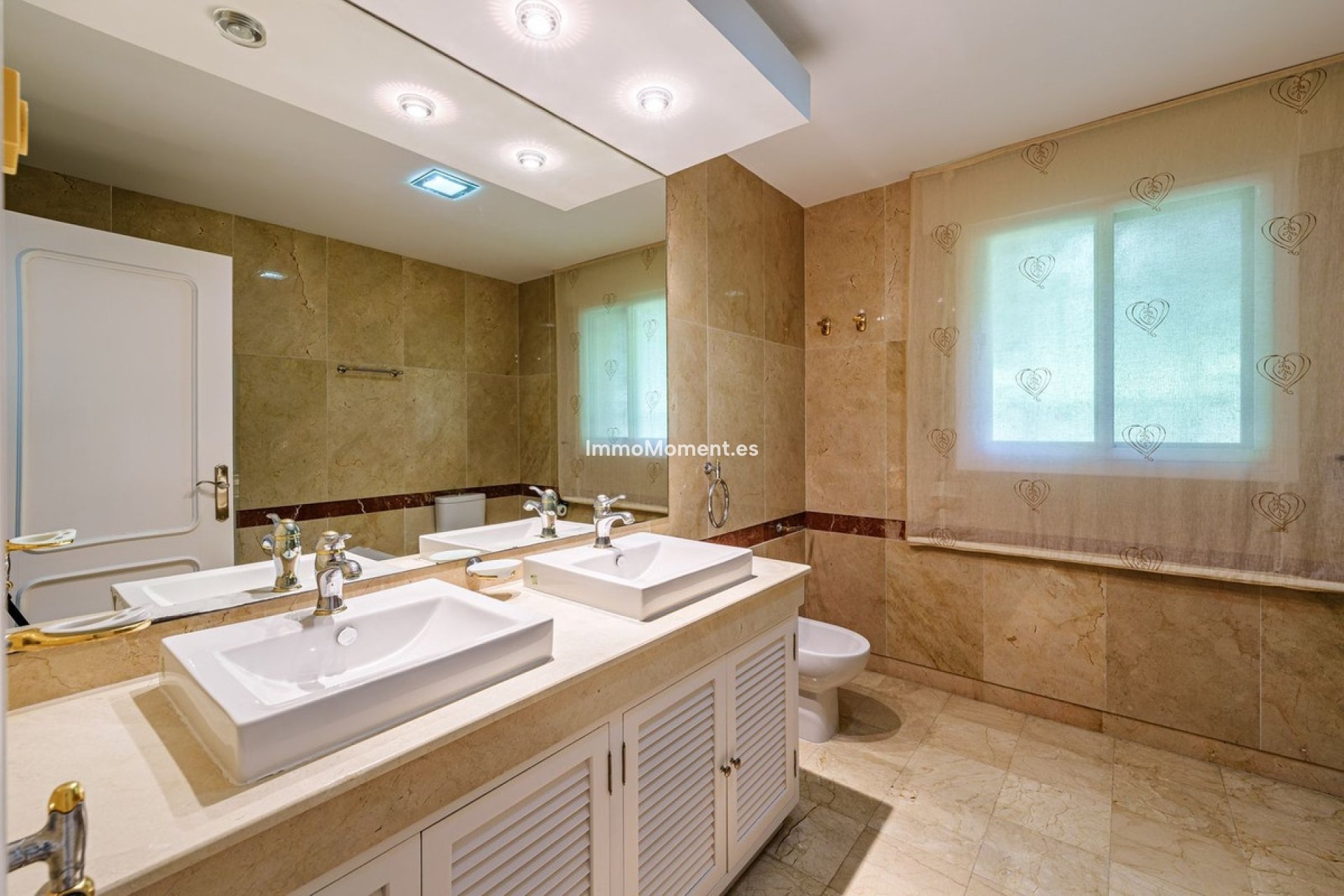 Resale - Villa - Estepona - Benamara