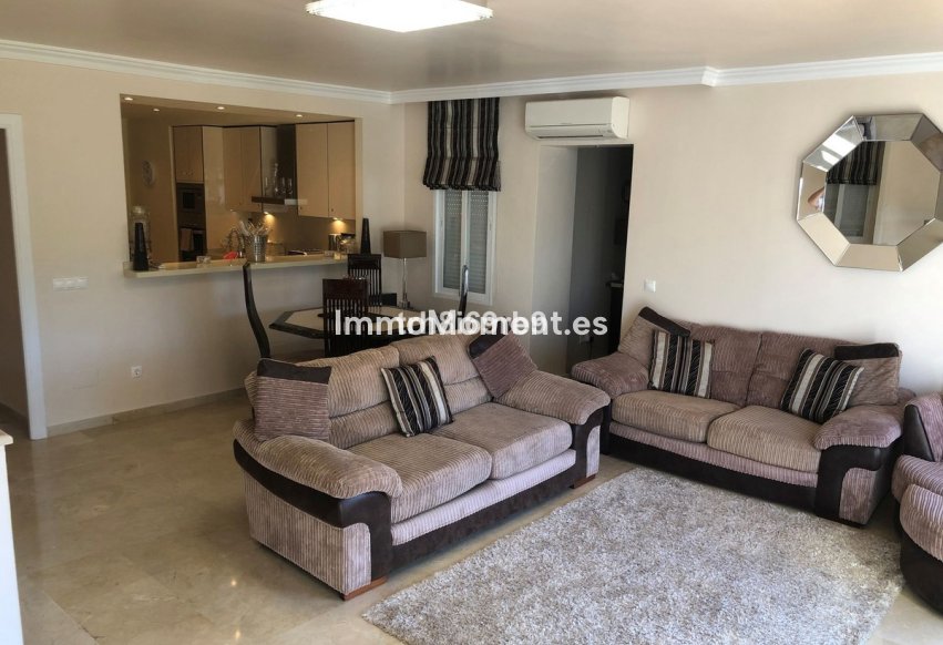 Resale - Villa - Estepona - Benamara