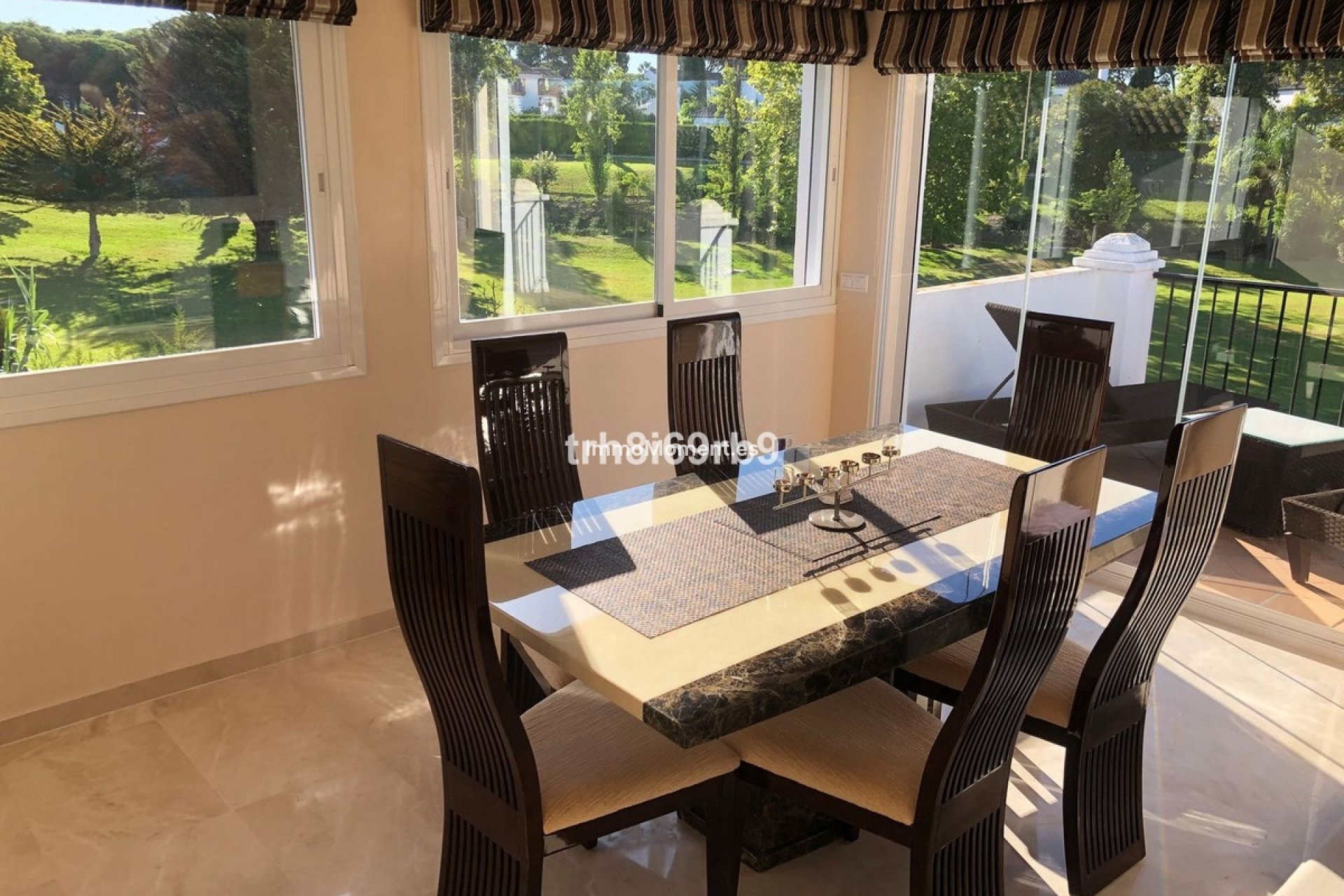 Resale - Villa - Estepona - Benamara