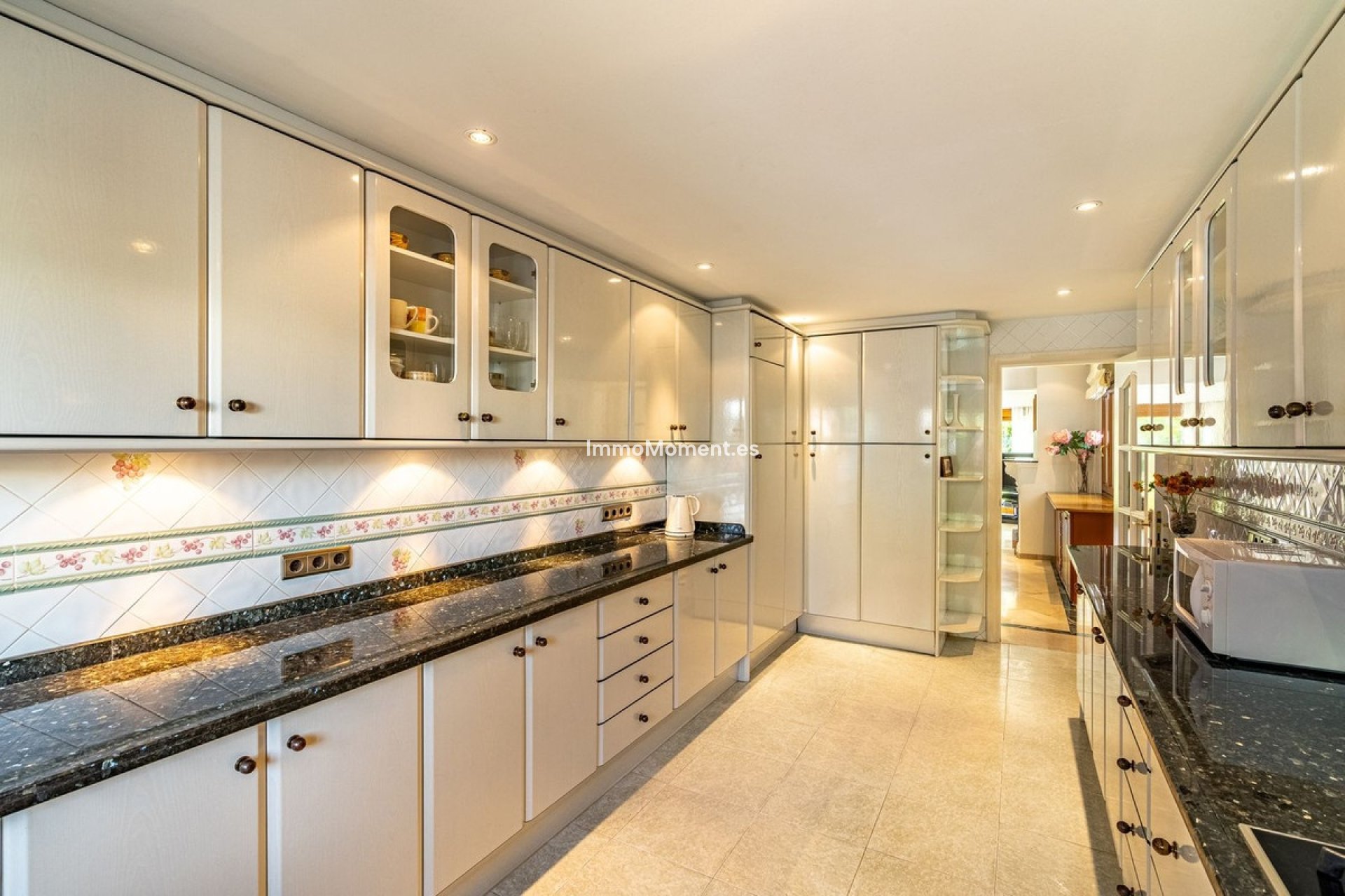 Resale - Villa - Estepona - Cancelada