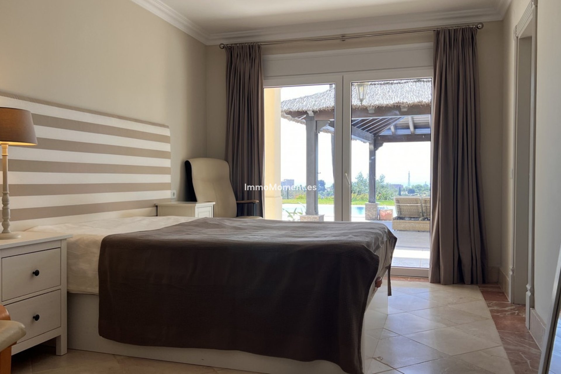 Resale - Villa - Estepona - El Padron