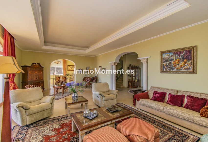 Resale - Villa - Estepona - Estepona Centro