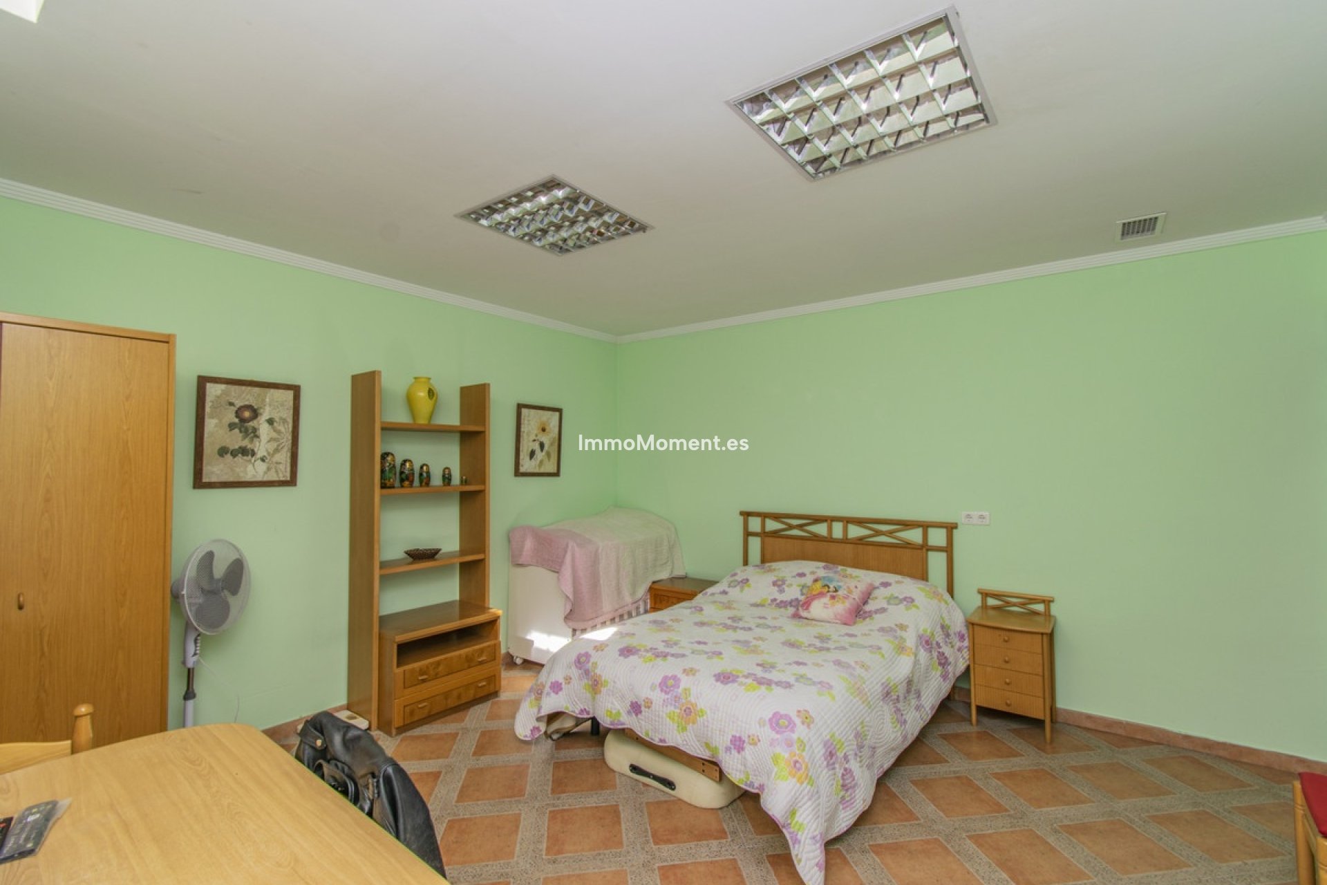 Resale - Villa - Estepona - Estepona Centro